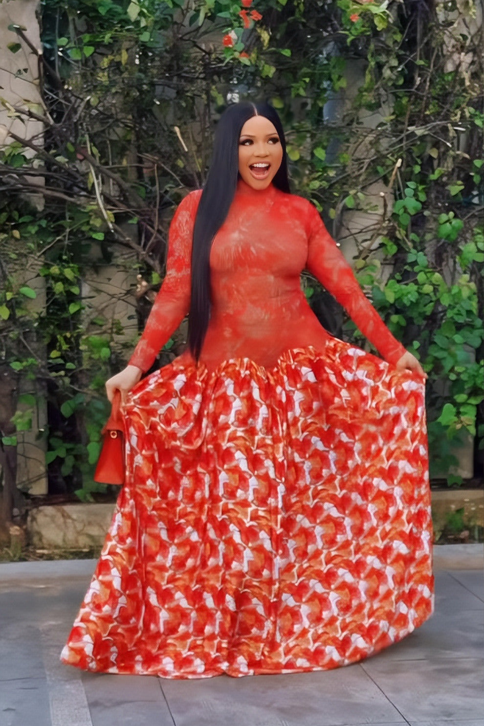 Livfull röd genomskinlig blommig maxiklänning