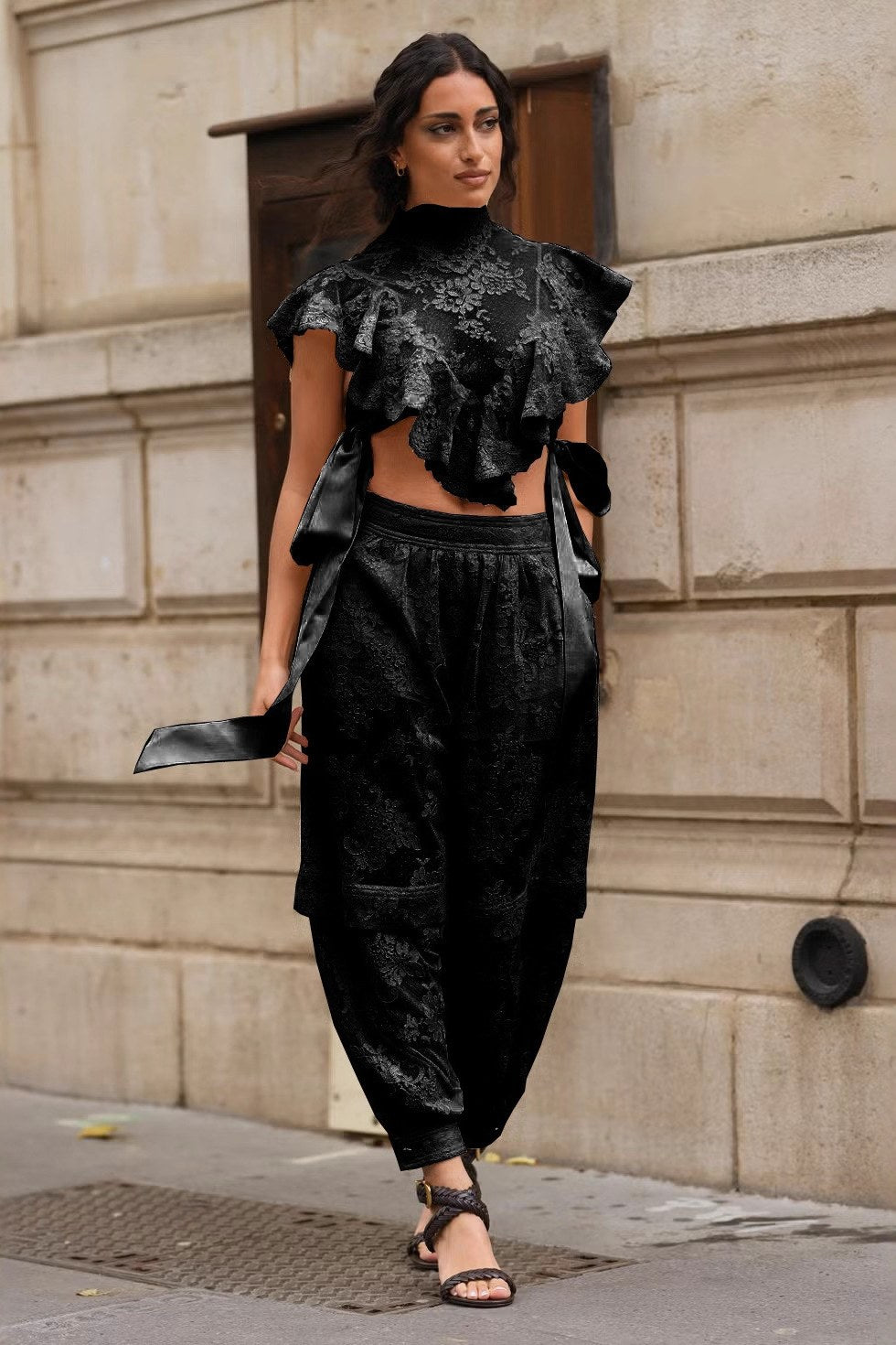 Lightness Streamer Lace Crop Top