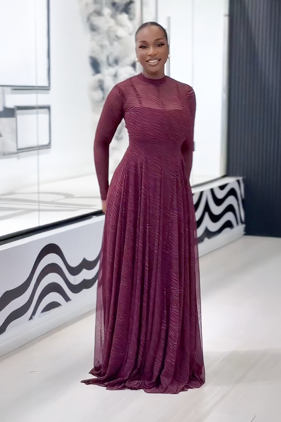 그레이스 플로럴 아플리케 반팔 미디 드레스