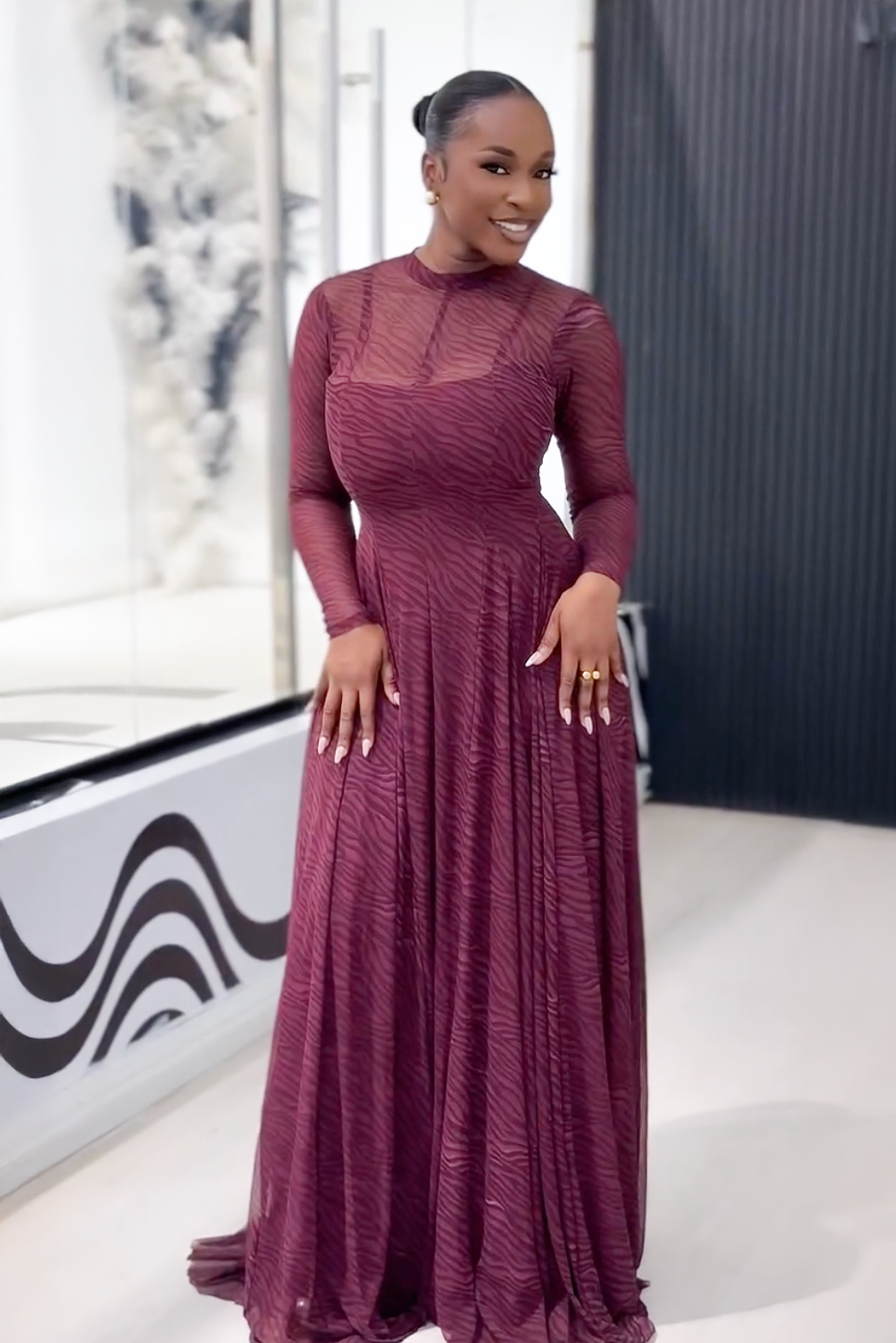 그레이스 플로럴 아플리케 반팔 미디 드레스