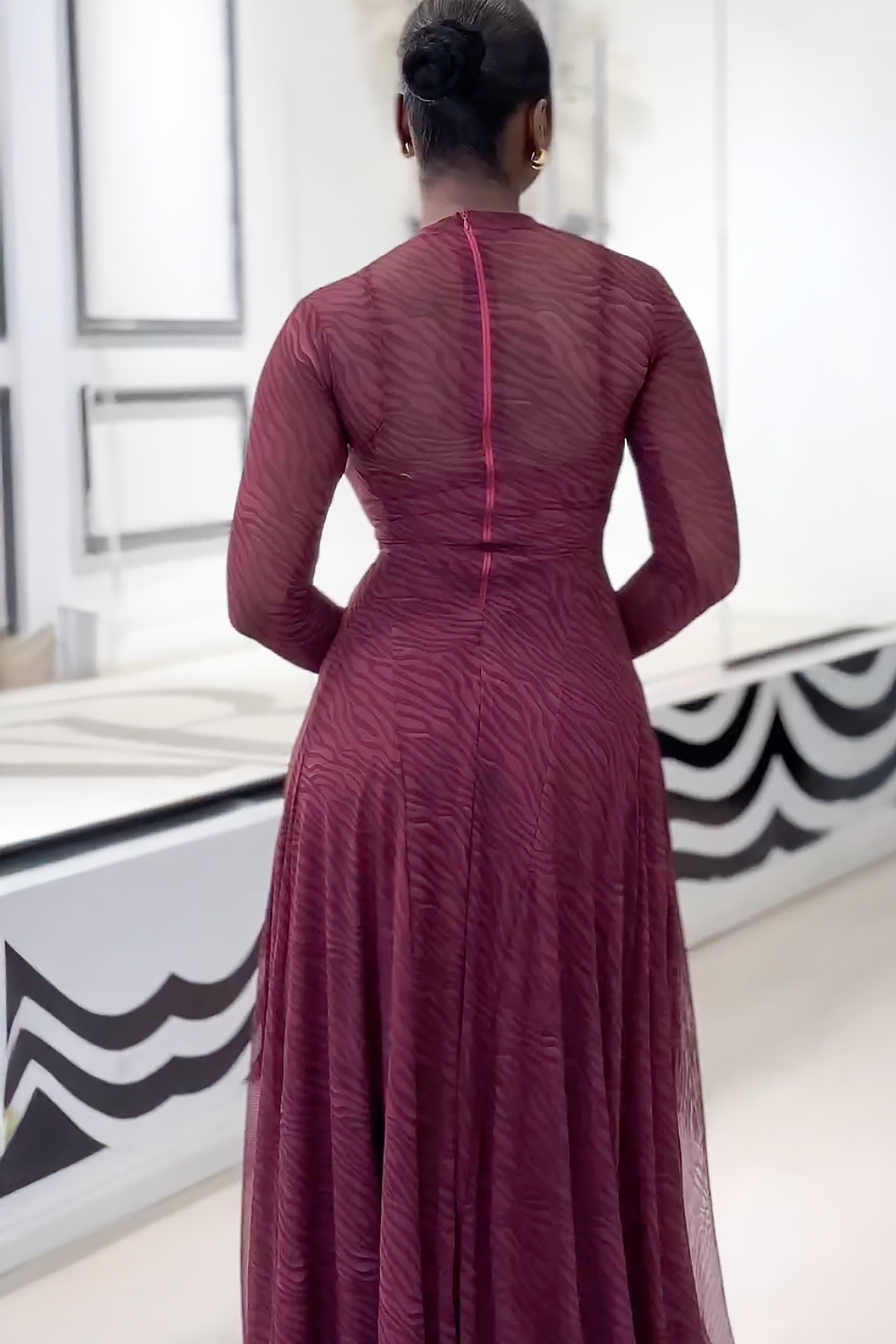 그레이스 플로럴 아플리케 반팔 미디 드레스