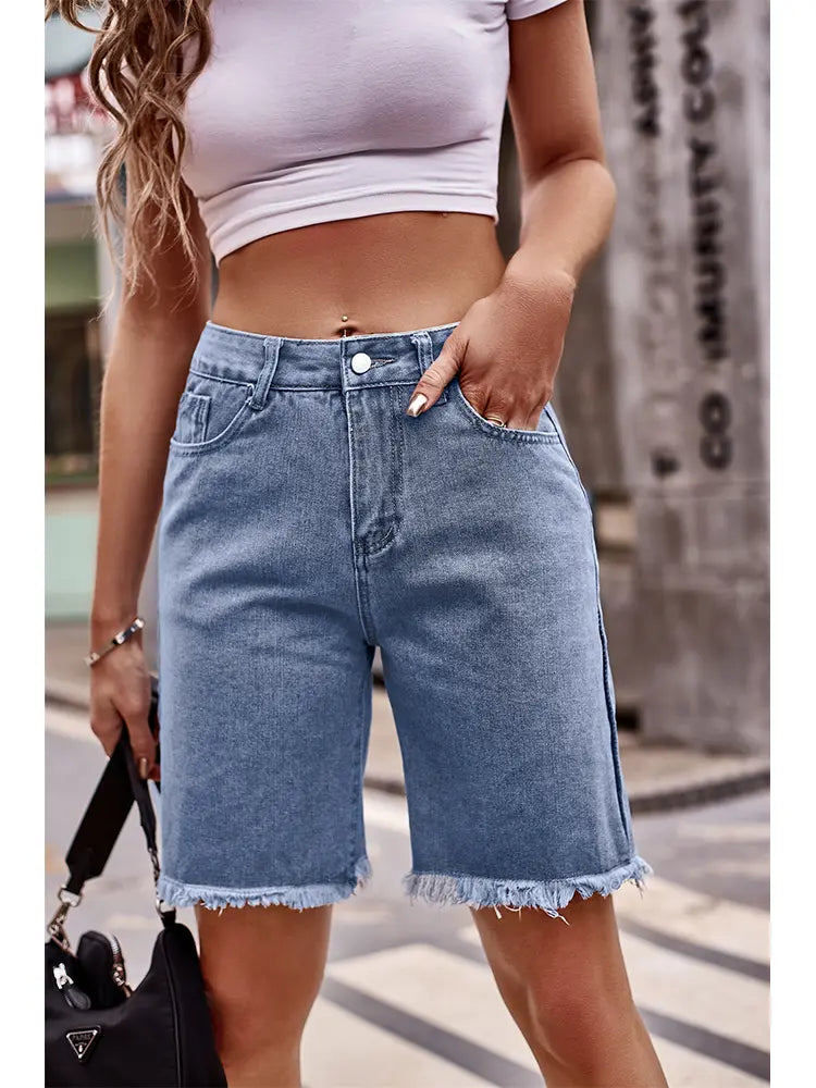 Short en jean polyvalent à ourlet effiloché