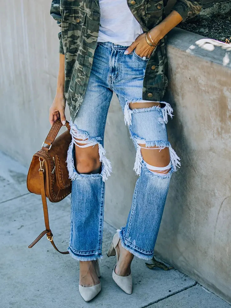 Ripped Distressed Jeans am Bettler-Stil
