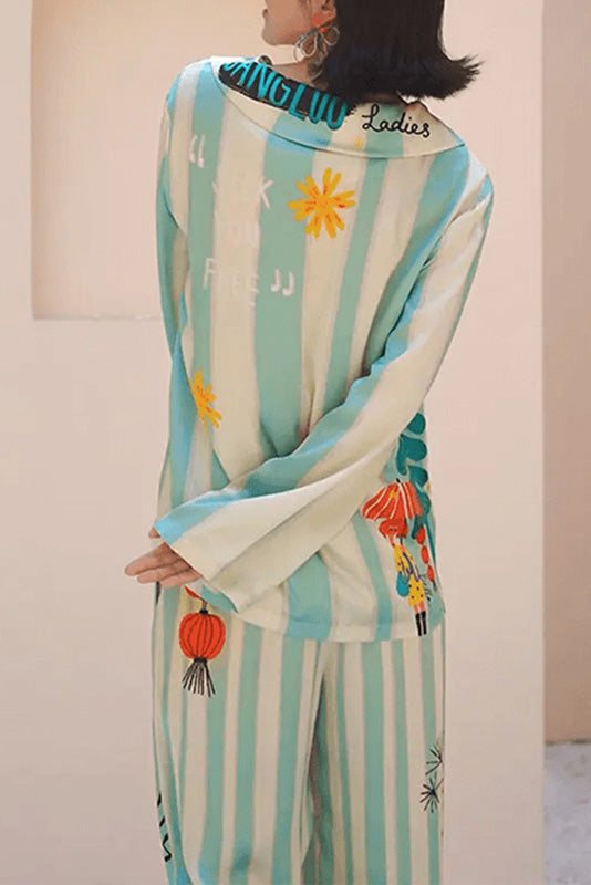 Sada dlouhého pyžama na lesní procházku