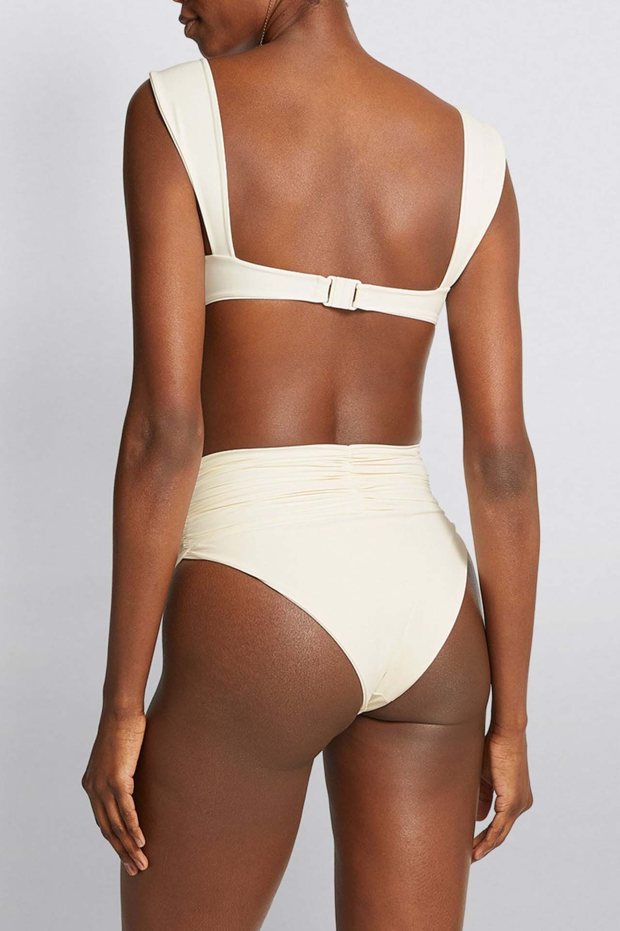 Conjunto de bikini fruncido con adornos