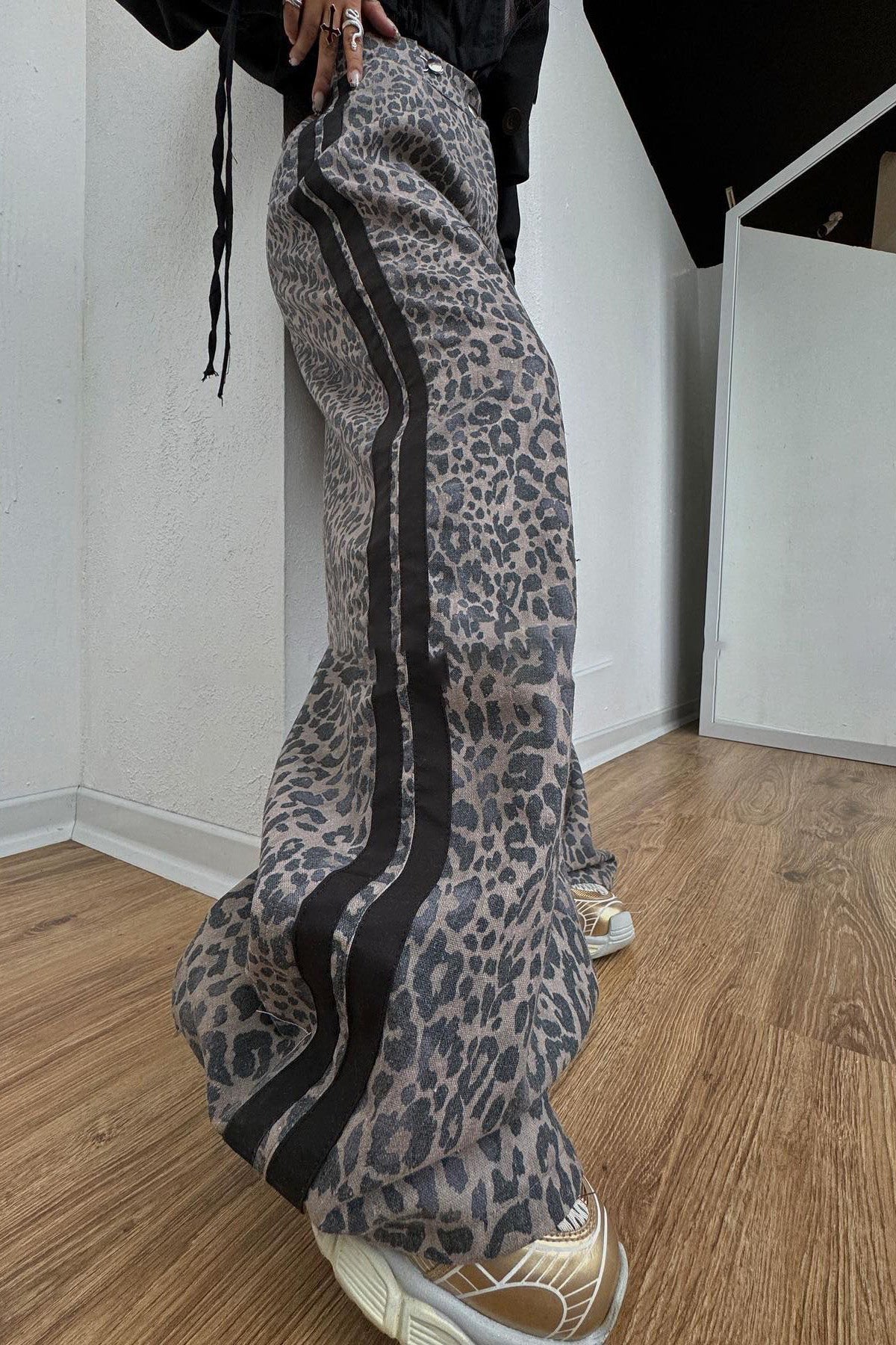 Street Style Leopard Stripe Baggy Pants