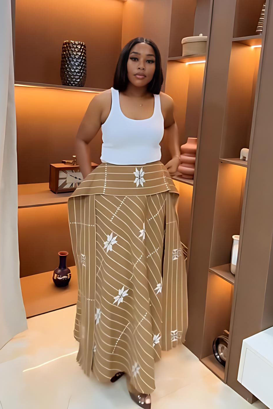 Maxi šaty Azure s lemováním ve tvaru svatozáře