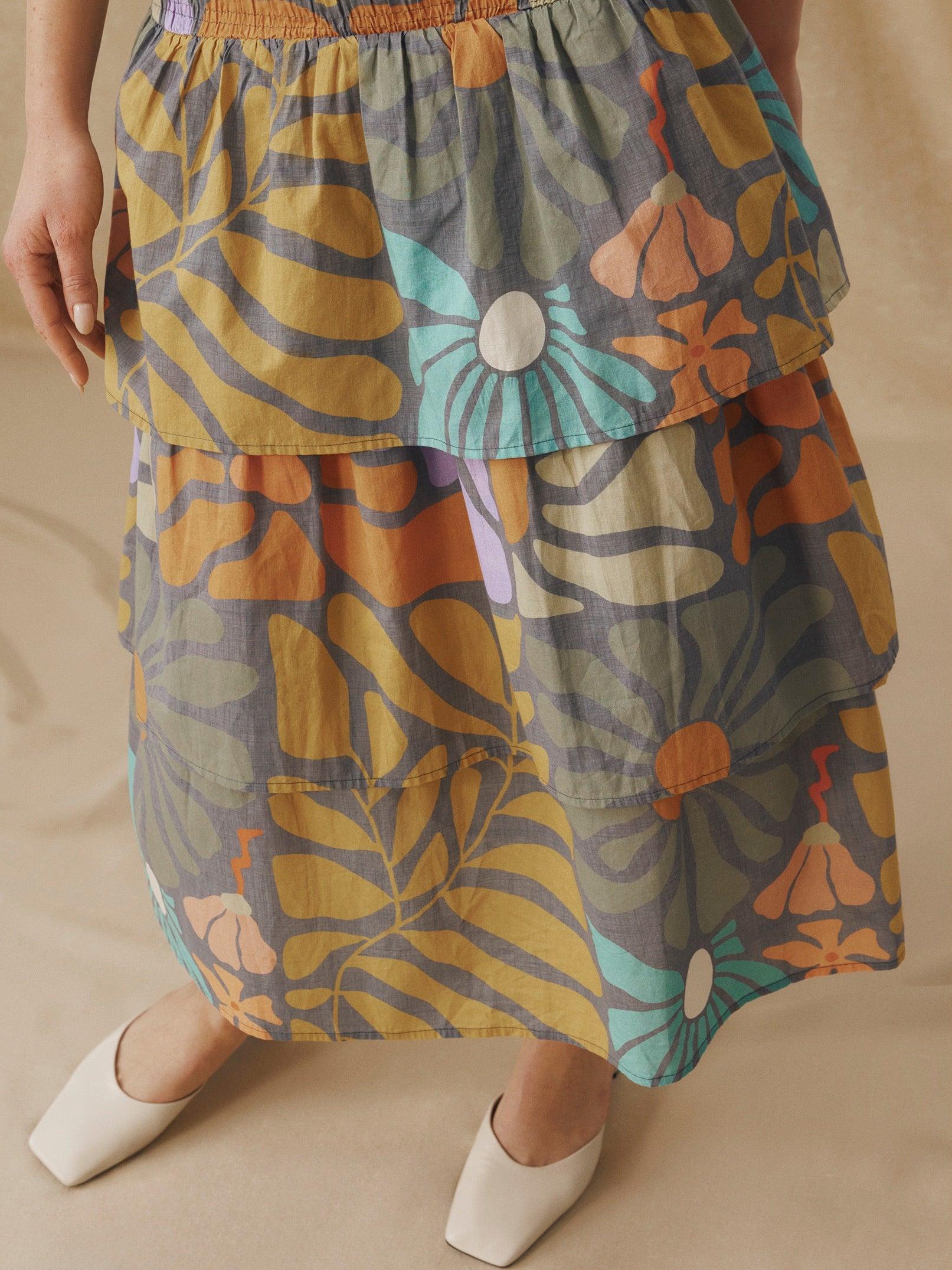 Maglione da donna con taglio sagomato in color latte