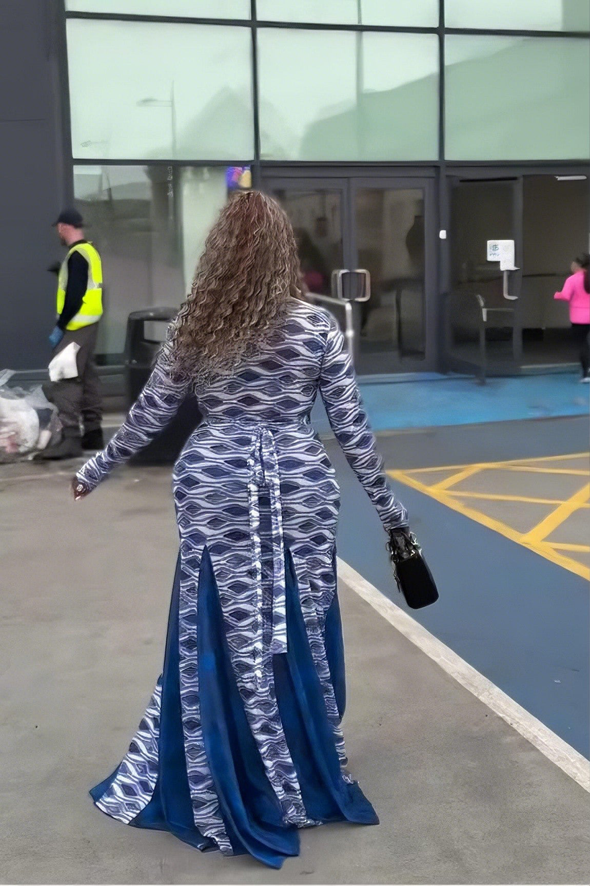 Grace Floral Appliqué Kortärmad midiklänning