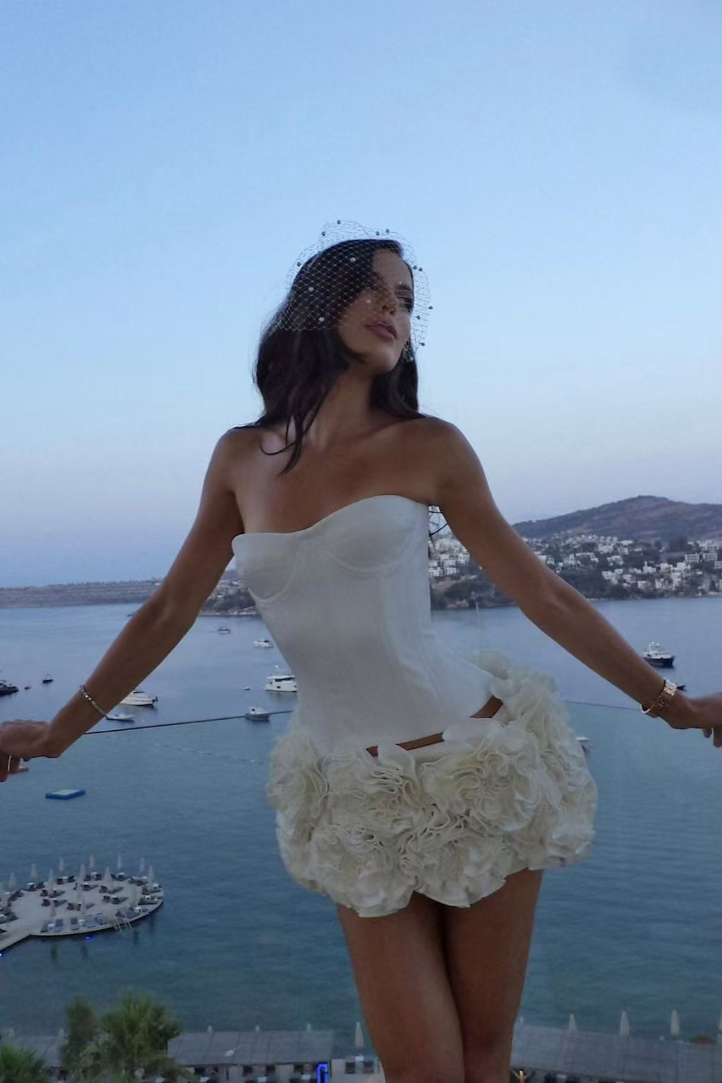 Röd 3D Flower Fåll Sexig Spets-Up Off-Soulder Mini Klänning