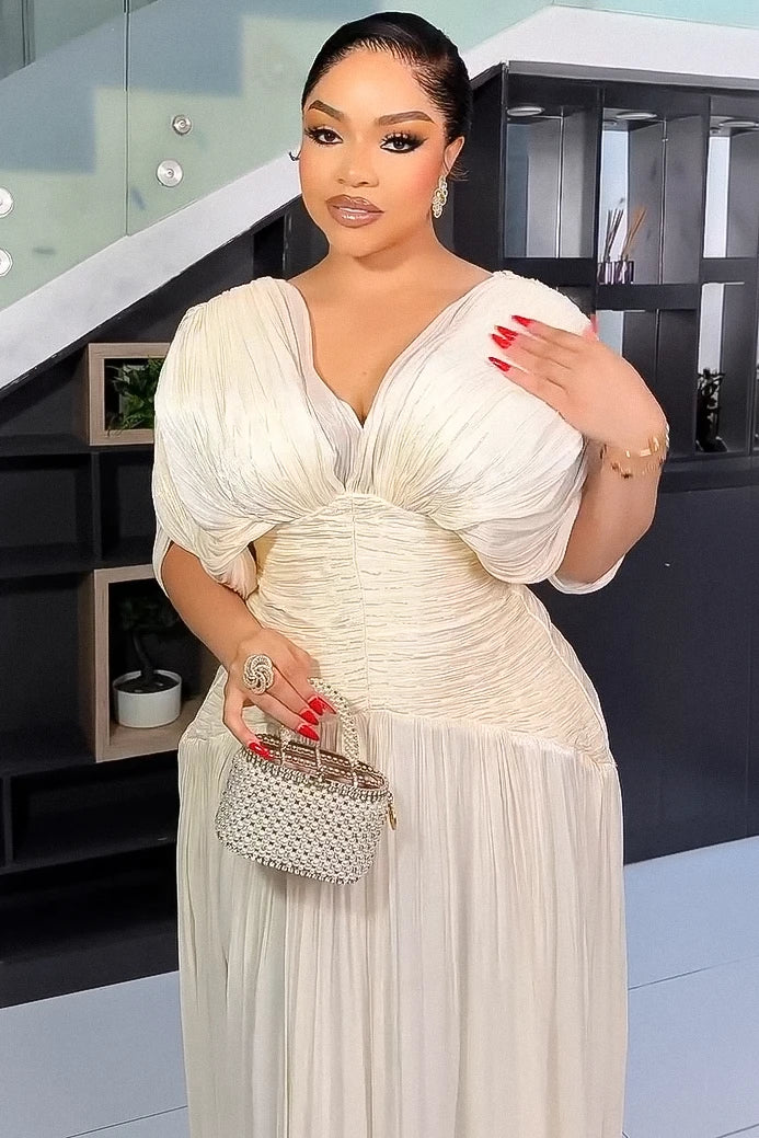 Robe longue à bordure azur en forme d'auréole