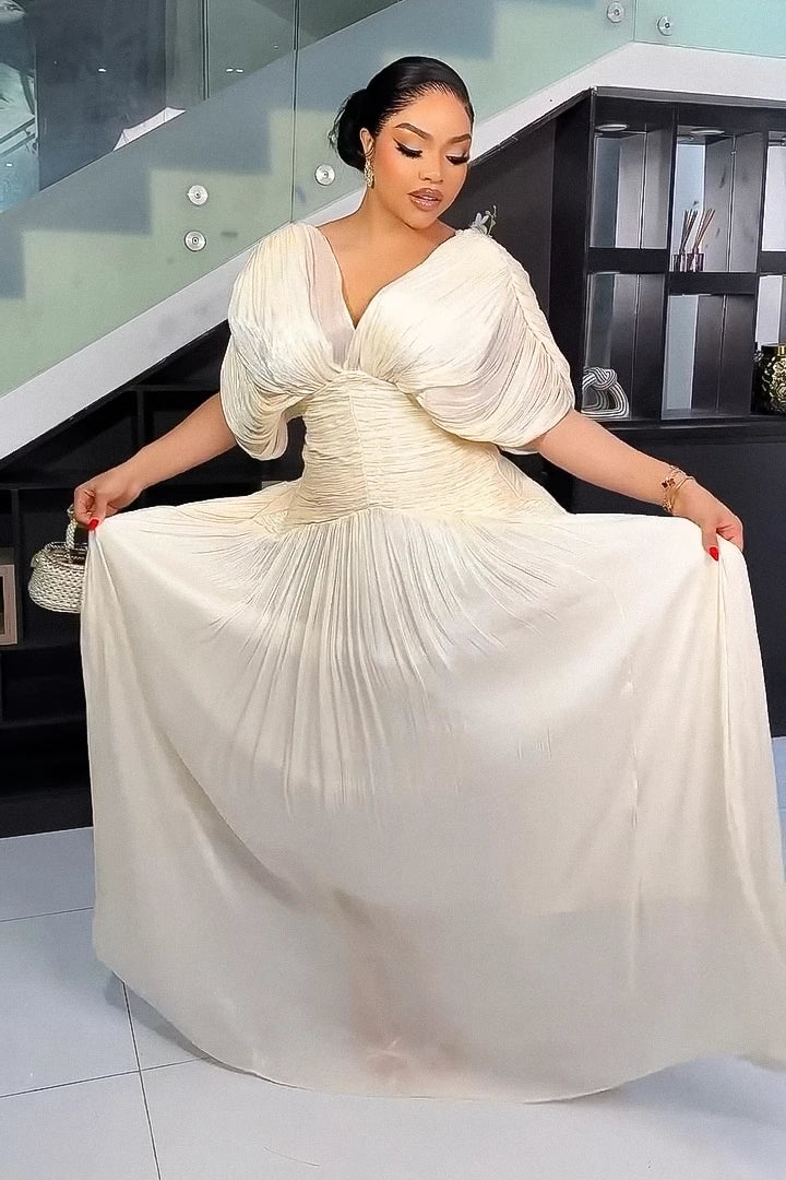 Robe longue à bordure azur en forme d'auréole