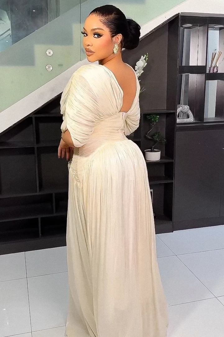 Robe longue à bordure azur en forme d'auréole