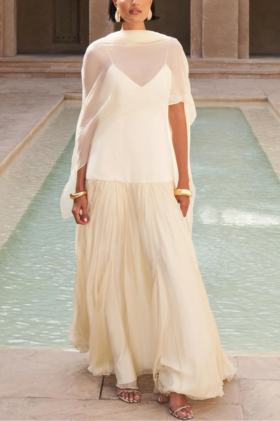 Fía Flows Maxi Dress