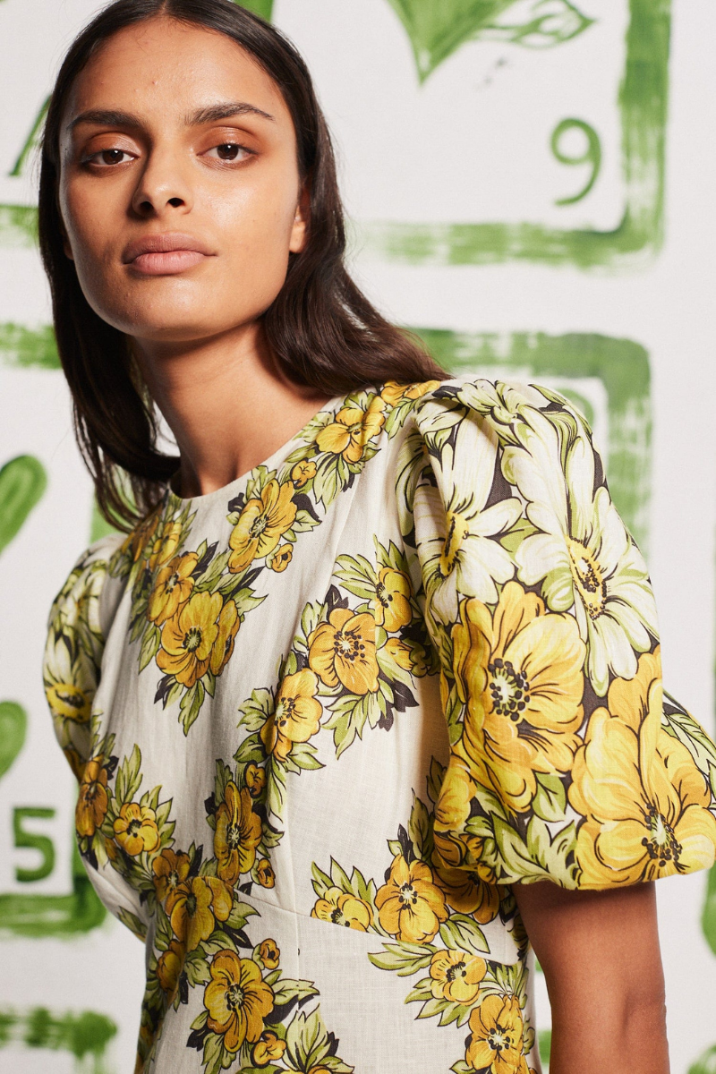 Rosalinde Rund Neck Blommig Maxiklänning I Gul