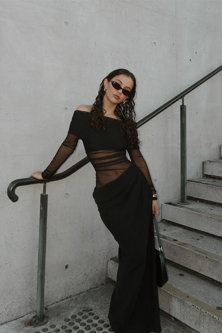 Vestido largo de malla transparente con hombros descubiertos de Lillia, image size:897x1346