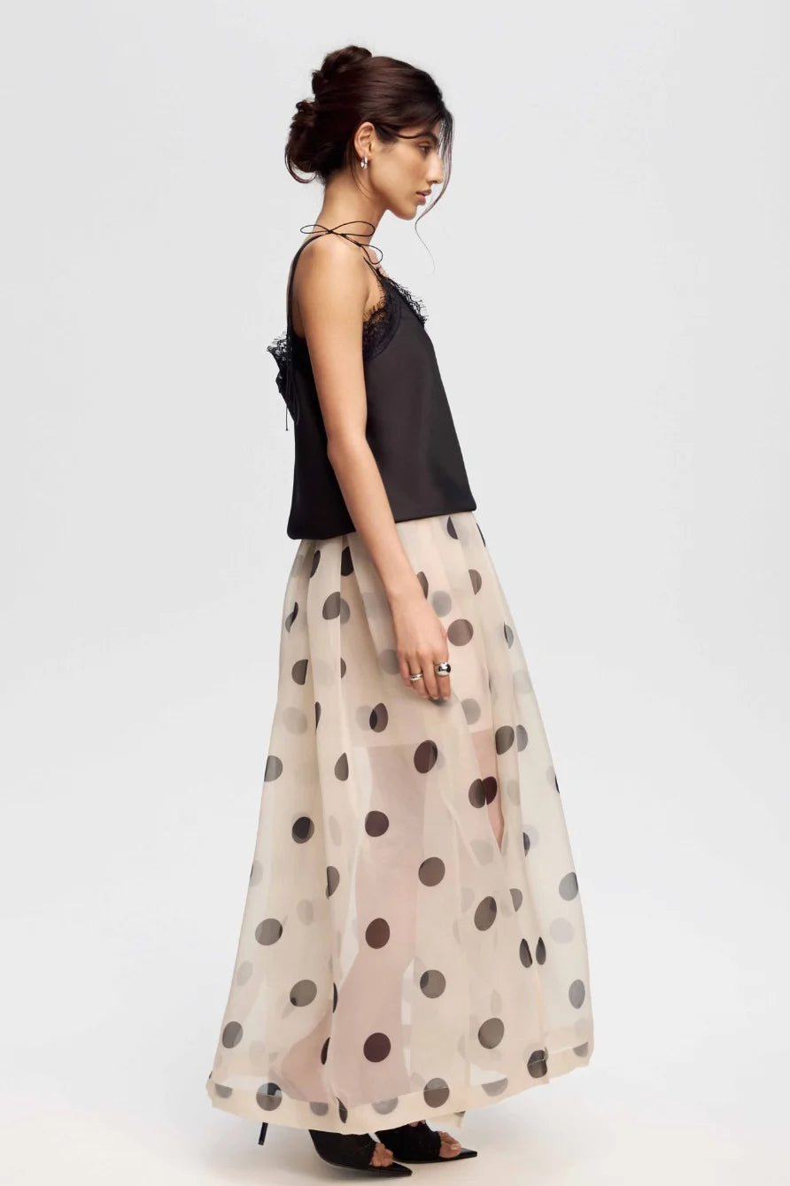 تنورة ماكسي شفافة بنقشة نقاط البولكا باللون البيج