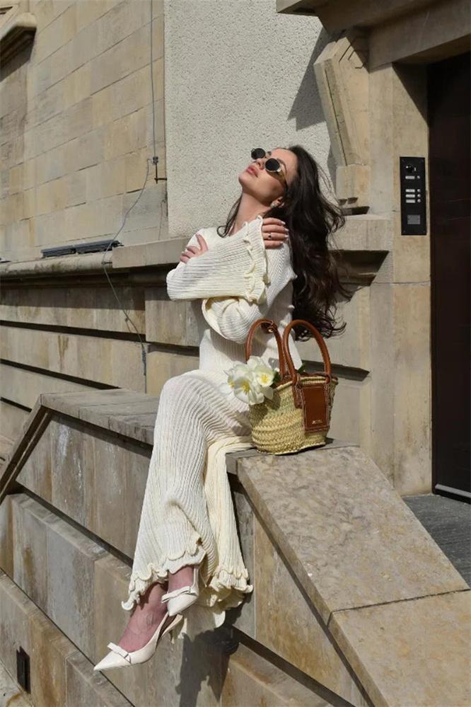 Clara Ruffle Långärmad Stickad Maxiklänning