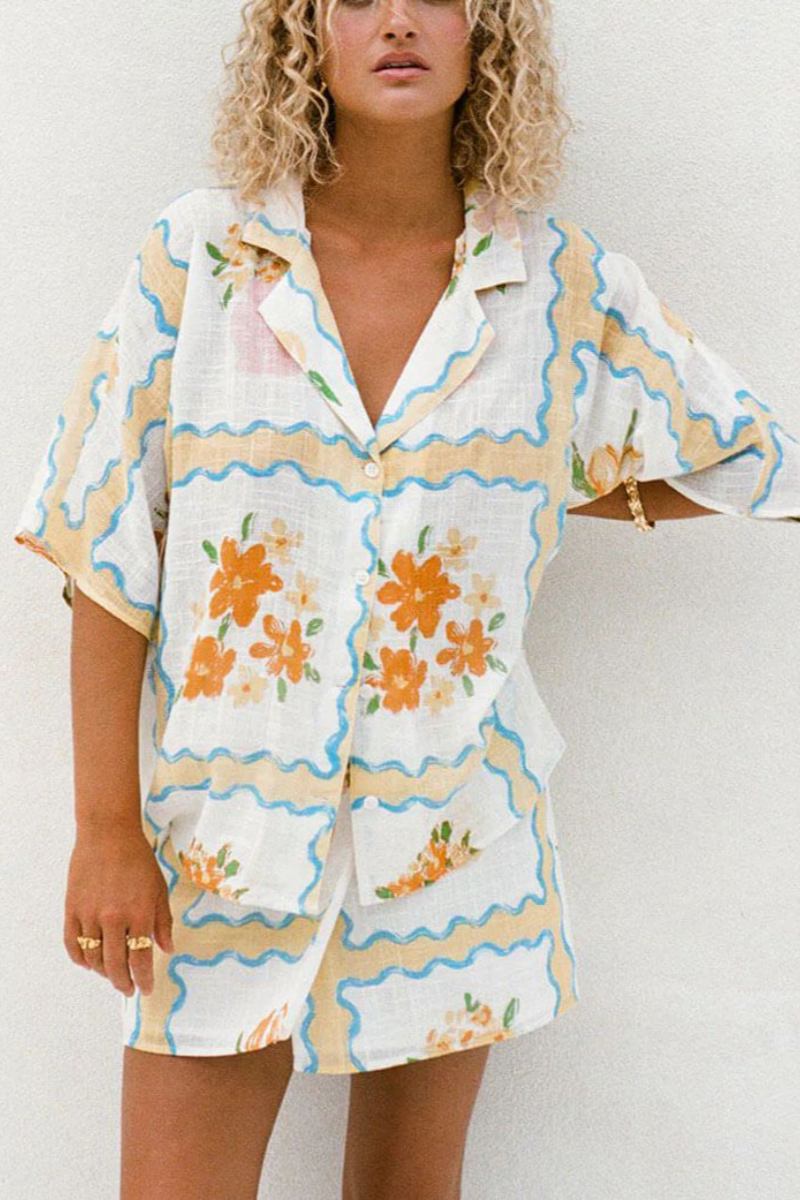 Oregelbundet tryckt kjol-set