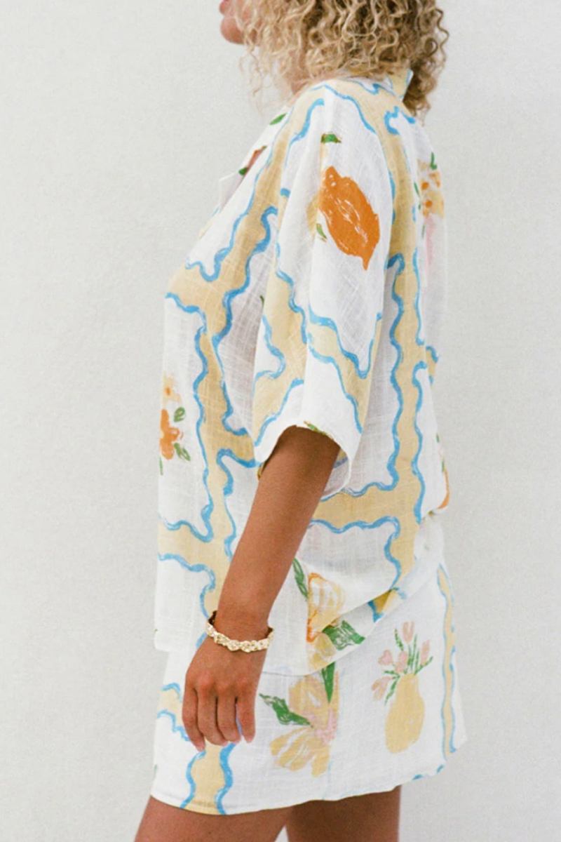 Oregelbundet tryckt kjol-set