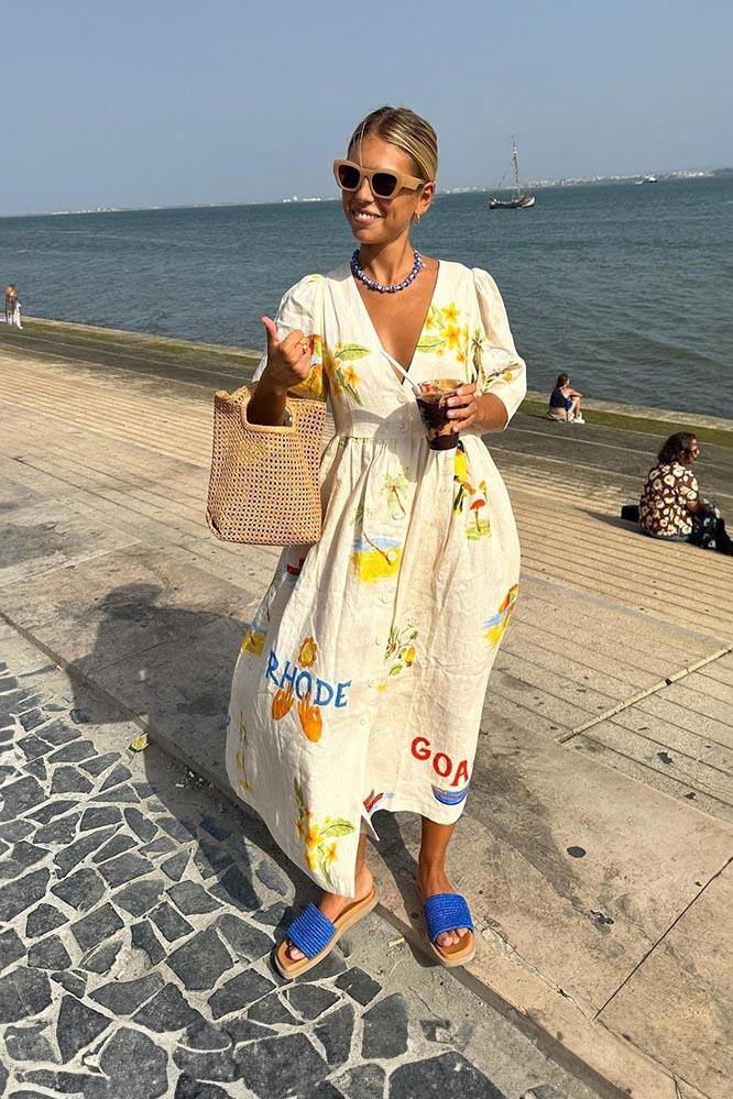 Tryckt midiklänning