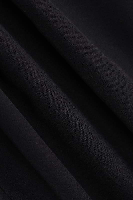 Mini abito plissettato con maniche a cappuccio Evelyn