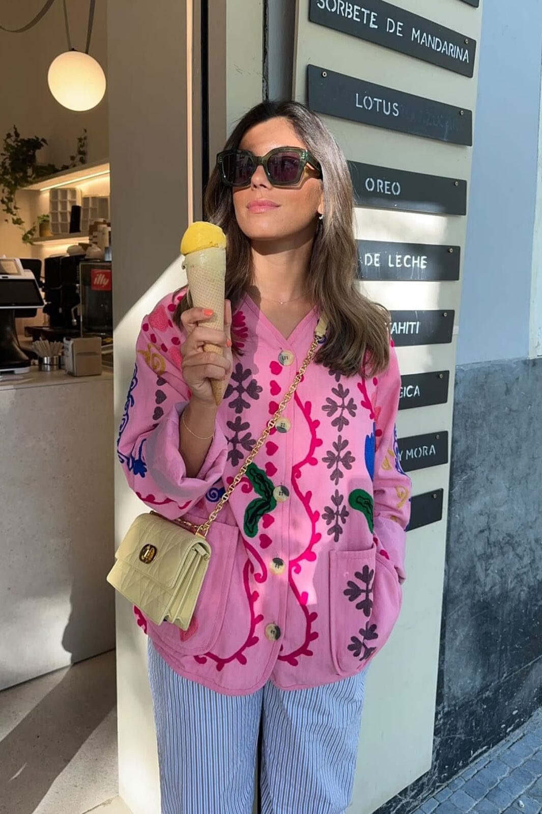 سترة جيب بطبعة زهور لطيفة