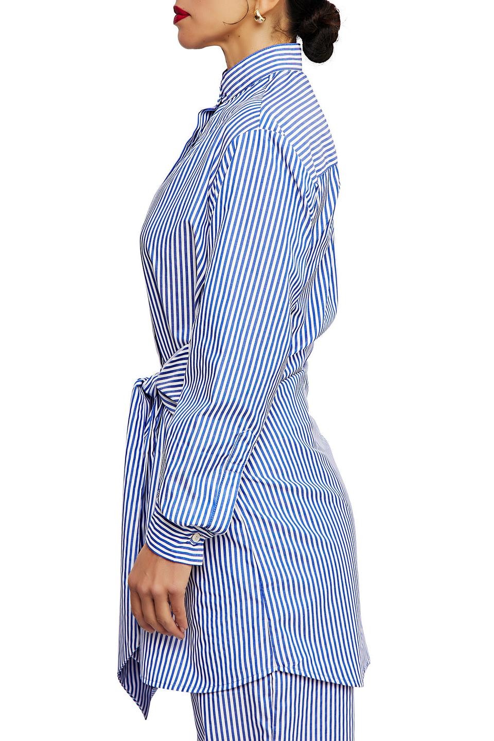 Maglione da donna con taglio sagomato in color latte
