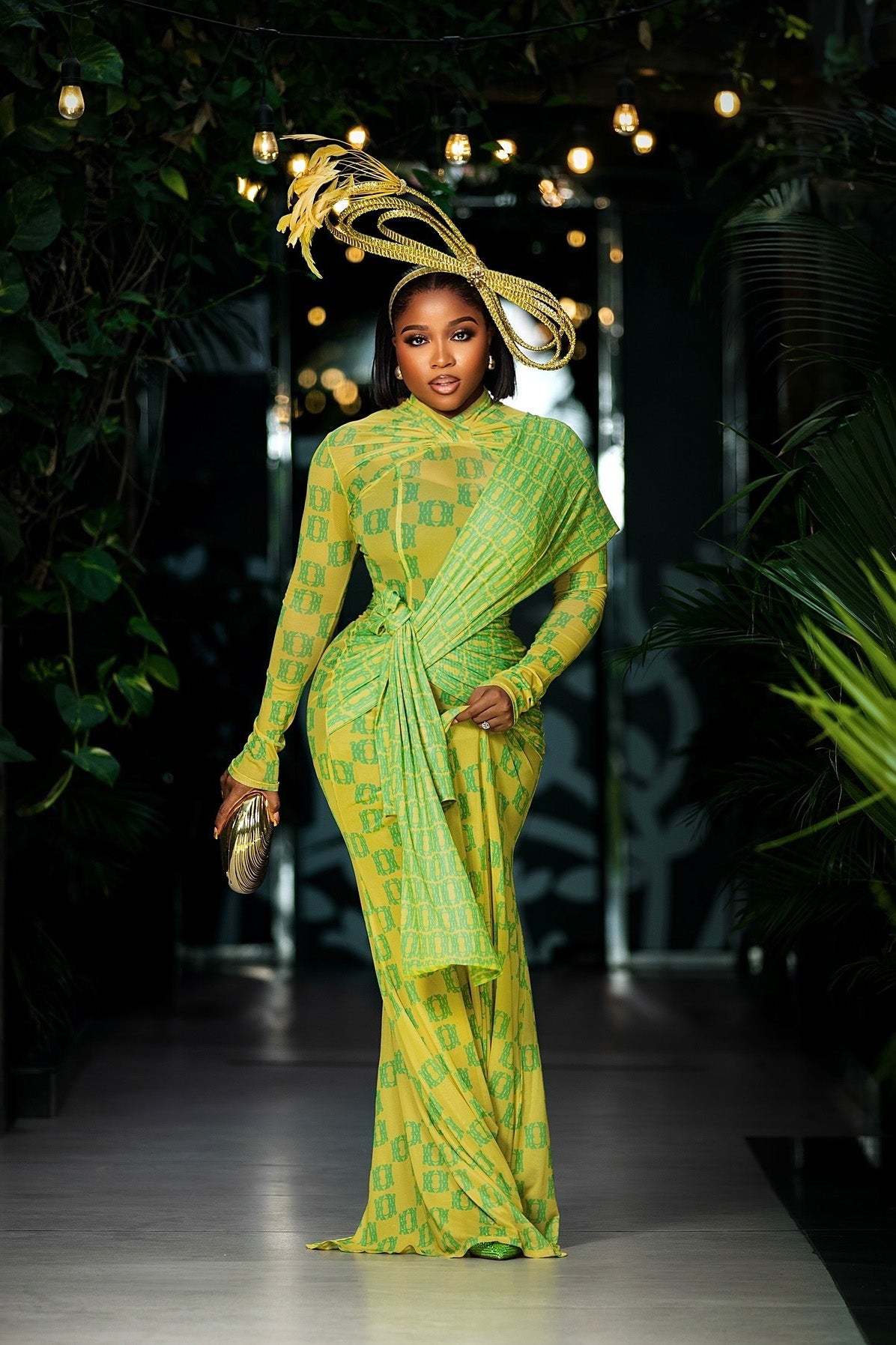 Grace Floral Appliqué Kortärmad midiklänning