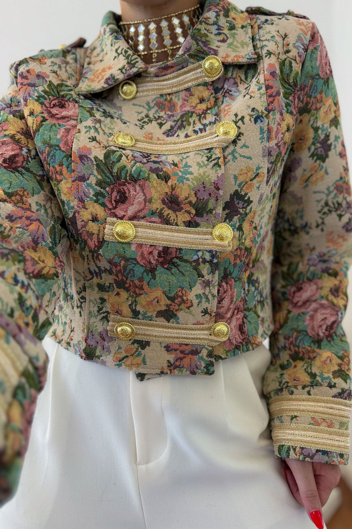 Kort jakke med vintageblomstermønster