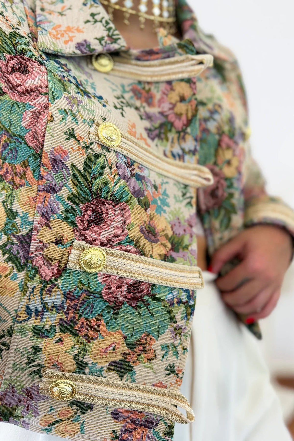 Kort jakke med vintageblomstermønster