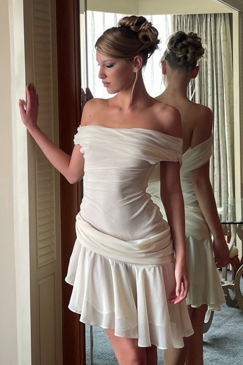 Mini rochie din șifon Marina cu un singur umăr