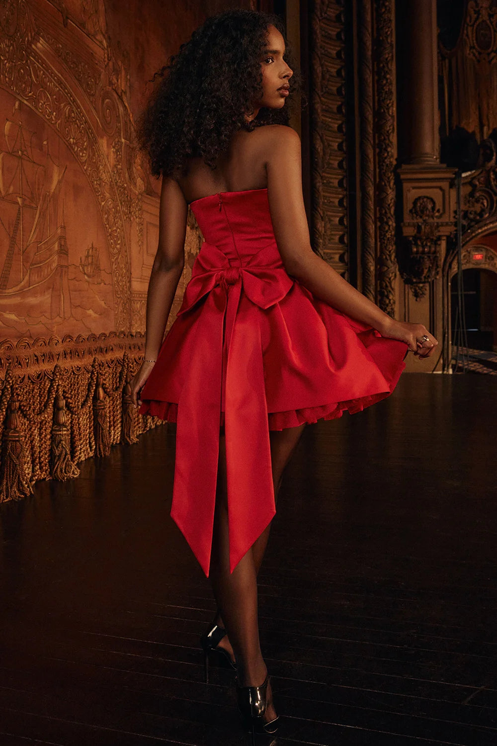 Kırmızı Saten Çıkarılabilir Fiyonk Mini Elbise