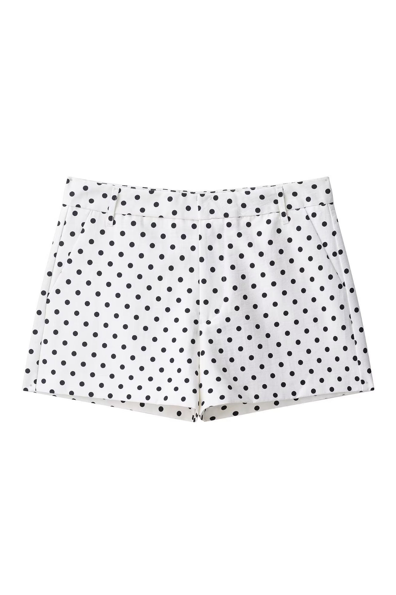 Conjunto de pantalones cortos con cuello alto y lunares