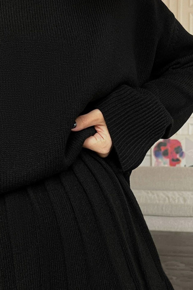 Ensemble pull à col rond et jupe plissée de couleur unie