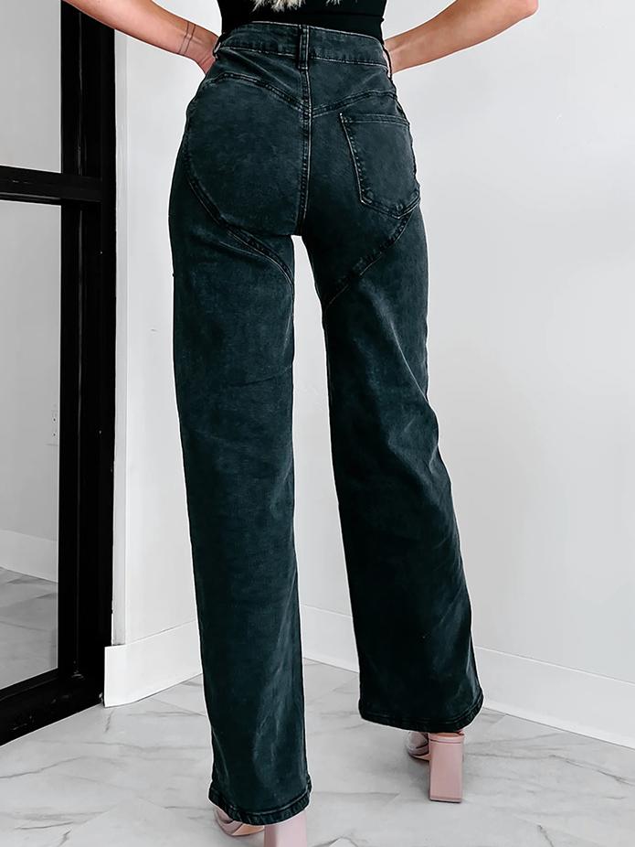Džíny s přímým střihem a zdobené kamínky ve stylu distressed