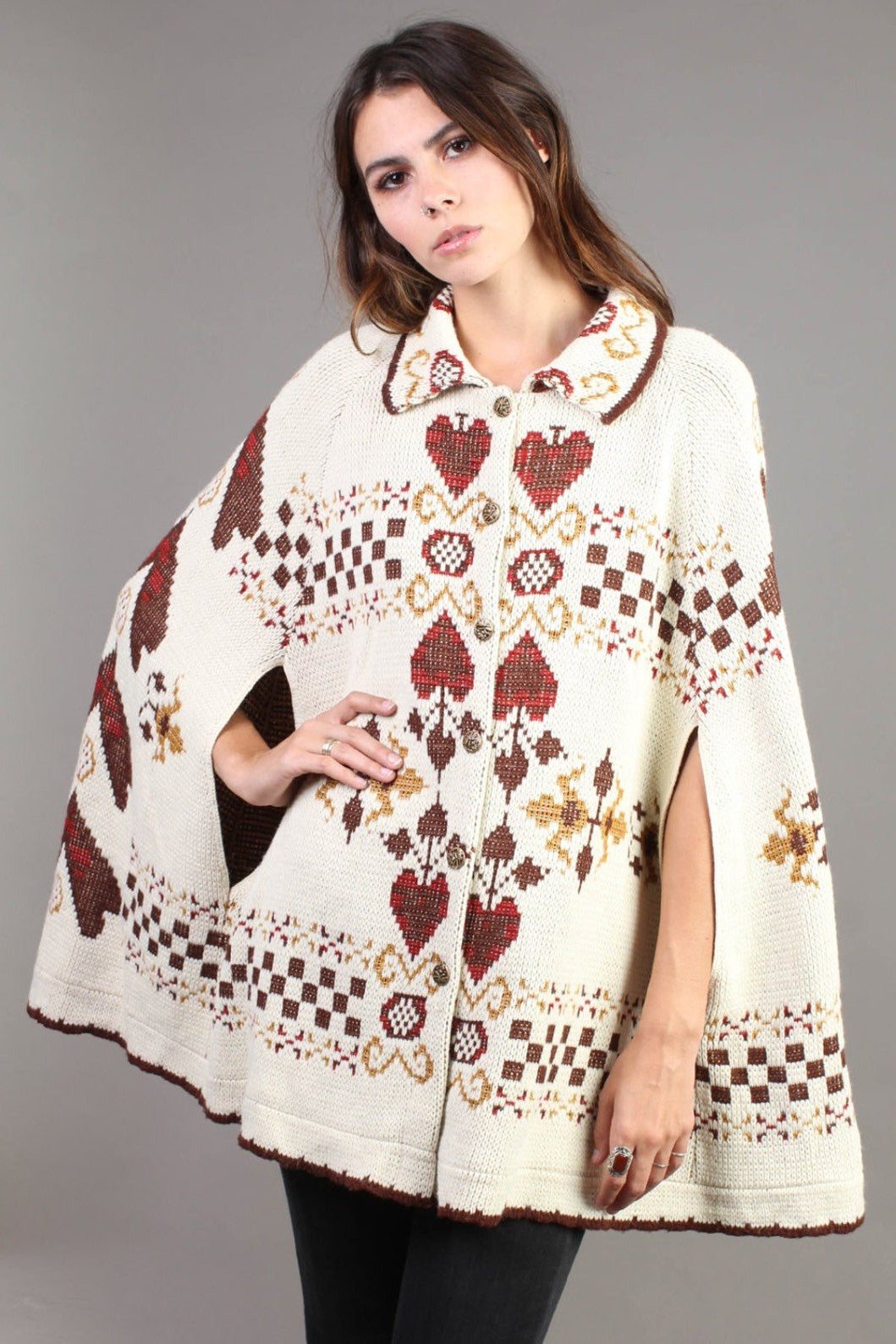 Vintage Style Heart Pattern Knitted Cape