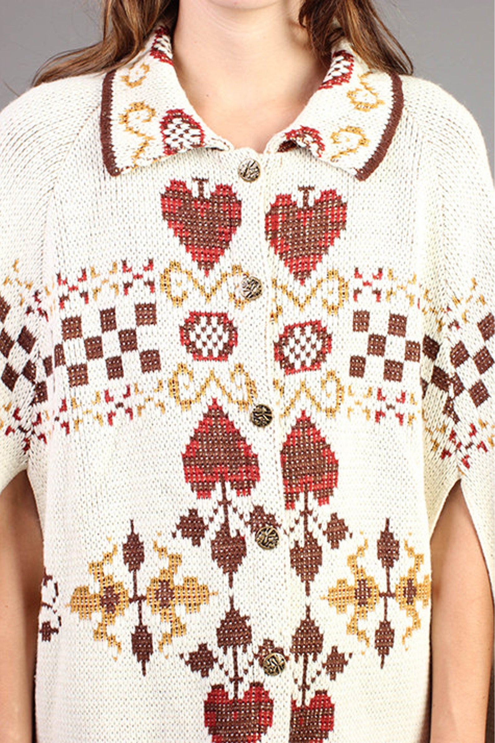 Vintage Style Heart Pattern Knitted Cape