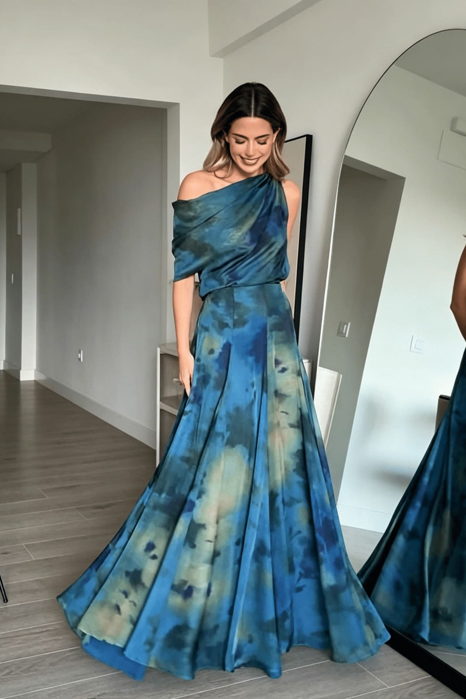 Set mat drapéiertem Halsauschnëtt an abstraktem Rock Set