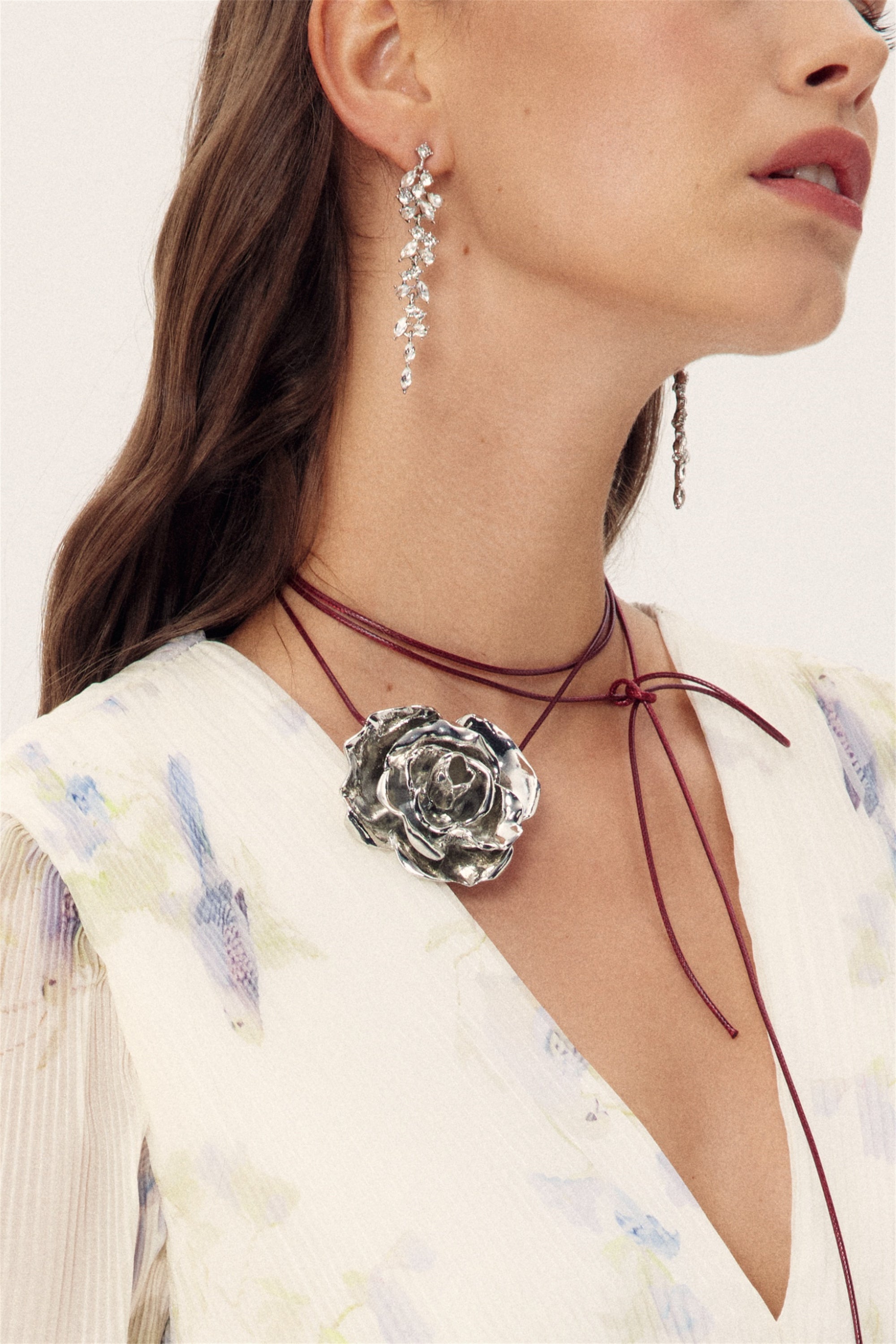 Alloy Flower Pendant Choker