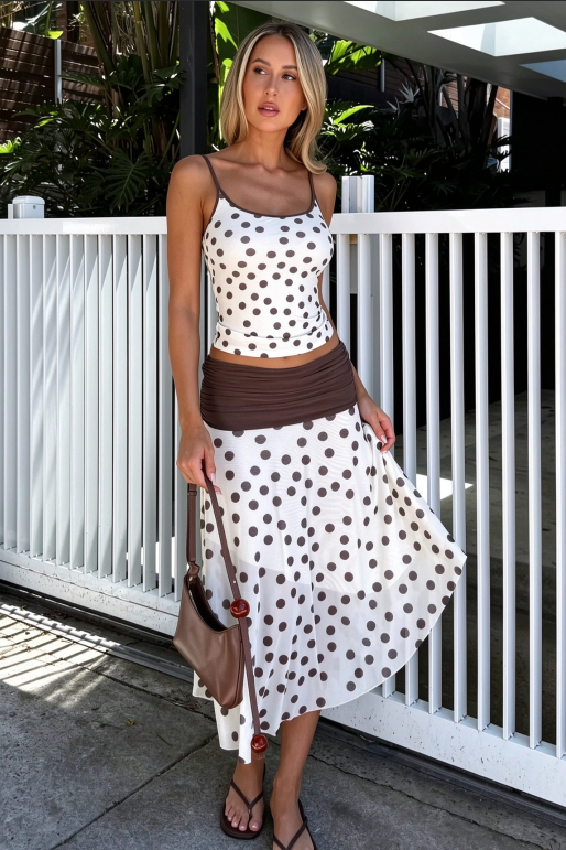 Conjunto sexy de falda y pareo de playa