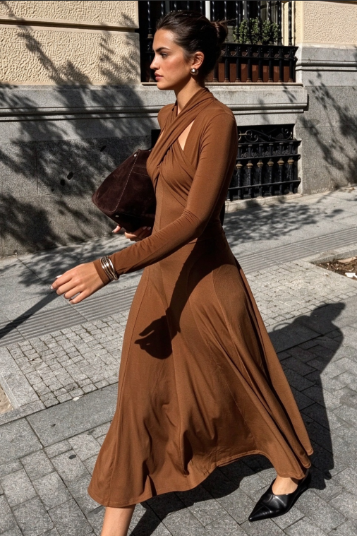 فستان ماكسي شبكي بنقشة زهور عتيقة وخصر محدد
