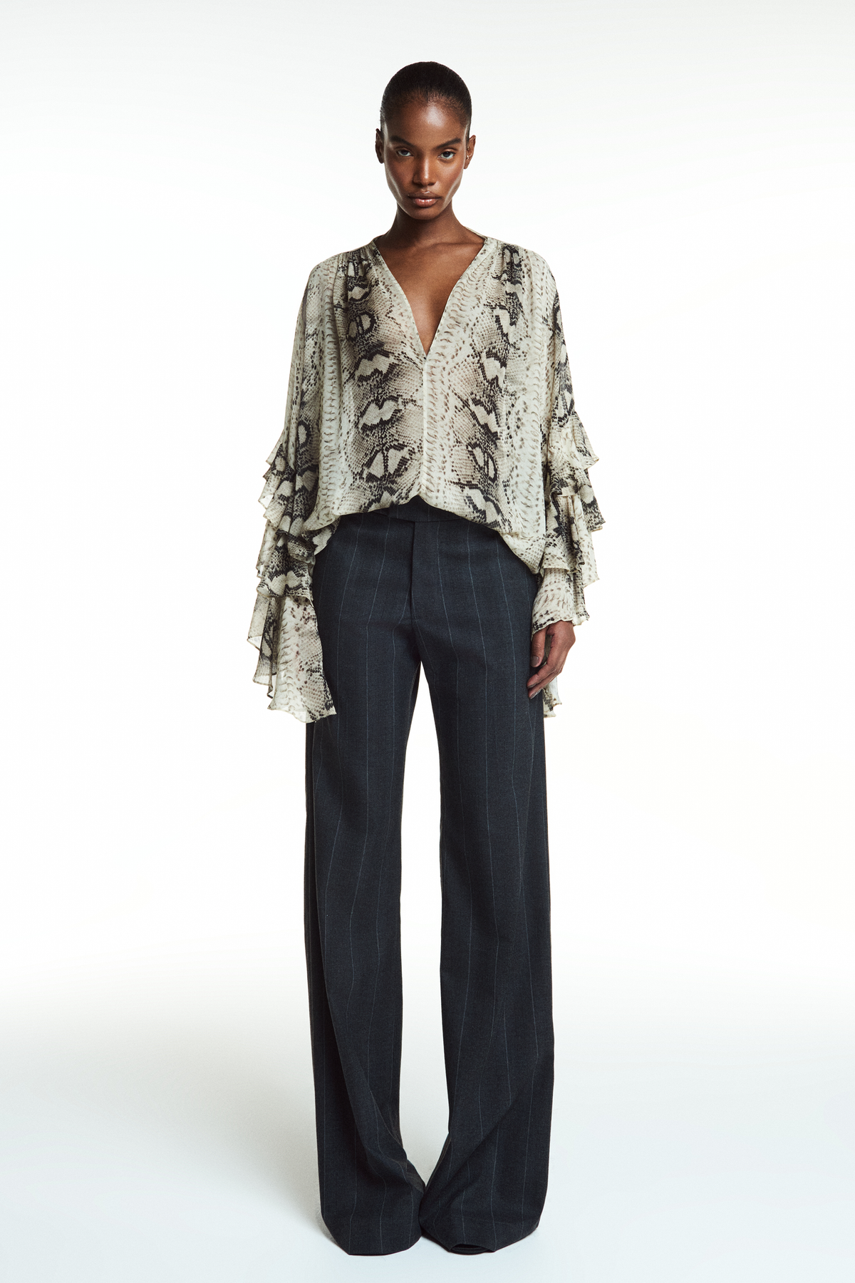 Blusa Cobra Ruffle Shirt
