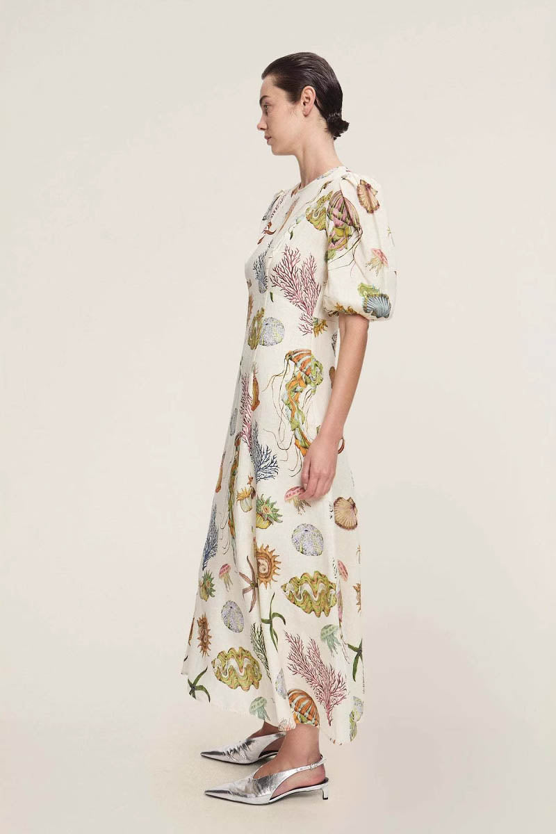 Šaty s nápisem graffiti a nabíranými rukávy