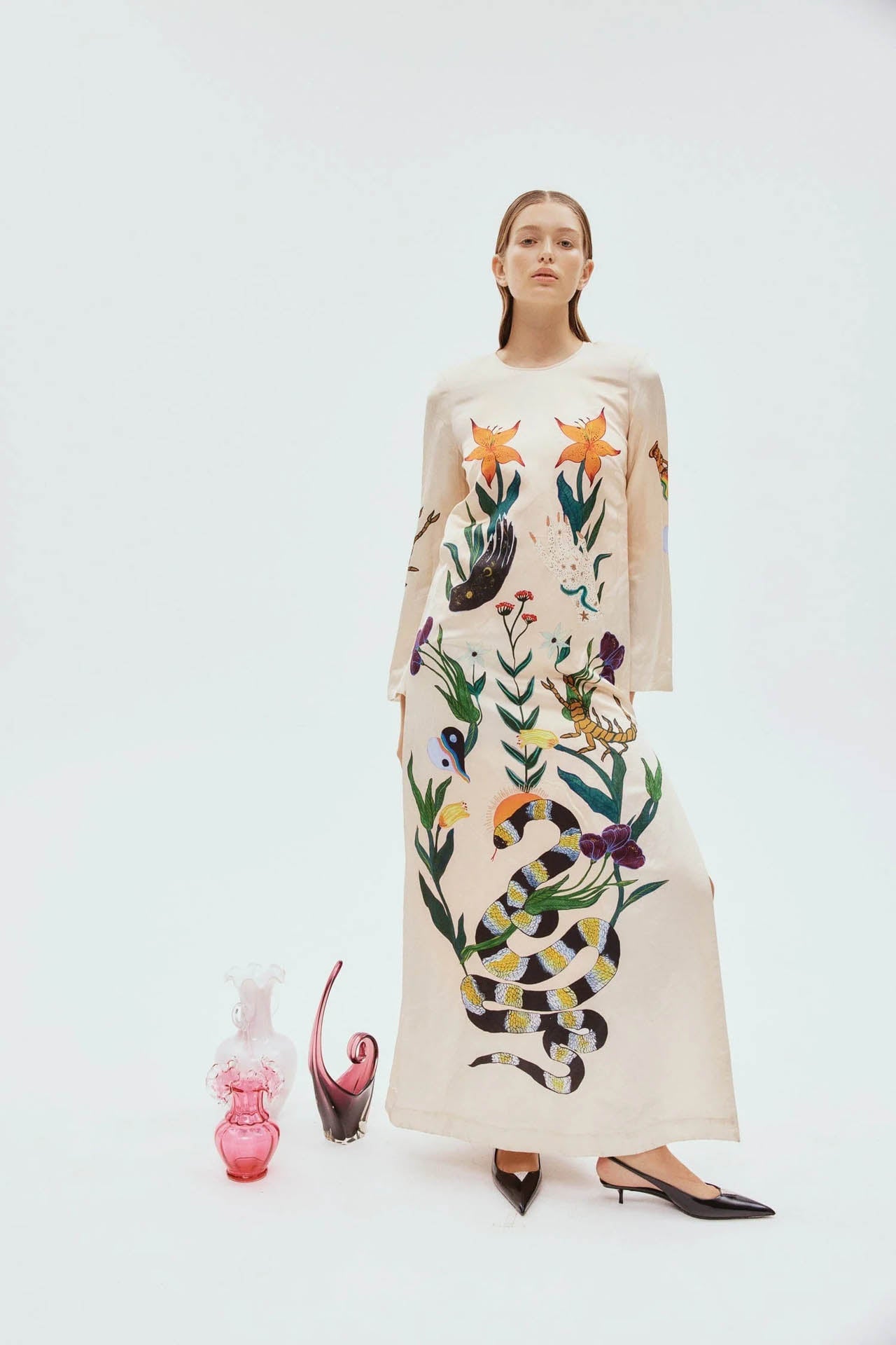 誘惑的なプリントバックレスドレス