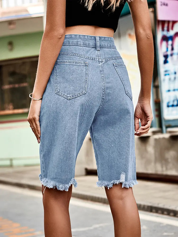 Verwäschte Denim-Shorts mat Fransensaum