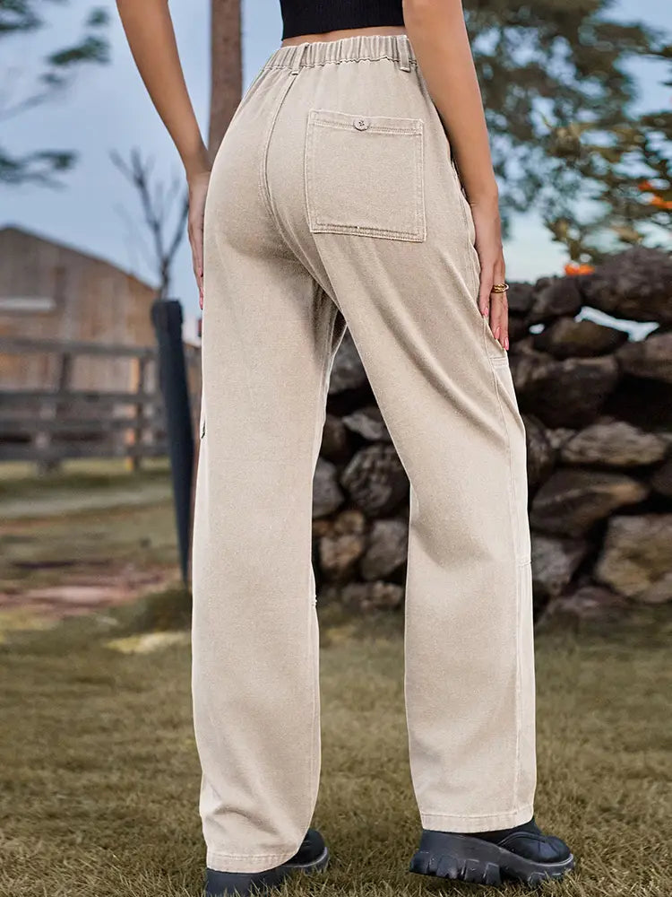 Jeans-Cargo-Hosen mat elasteschem Bund a relaxem Schnëtt