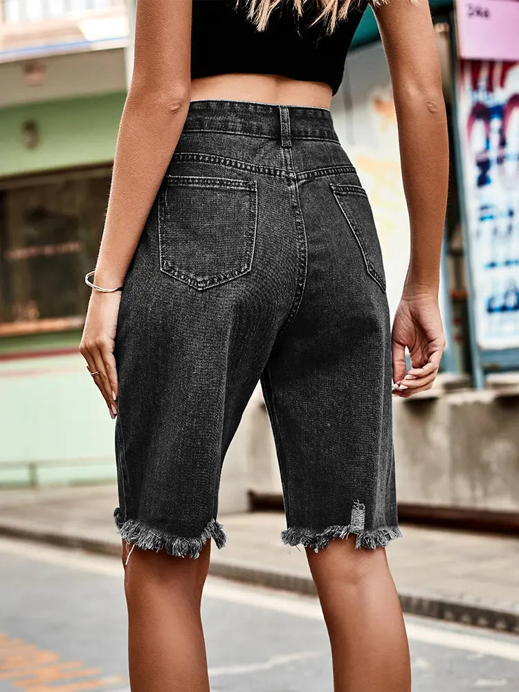 Verwäschte Denim-Shorts mat Fransensaum