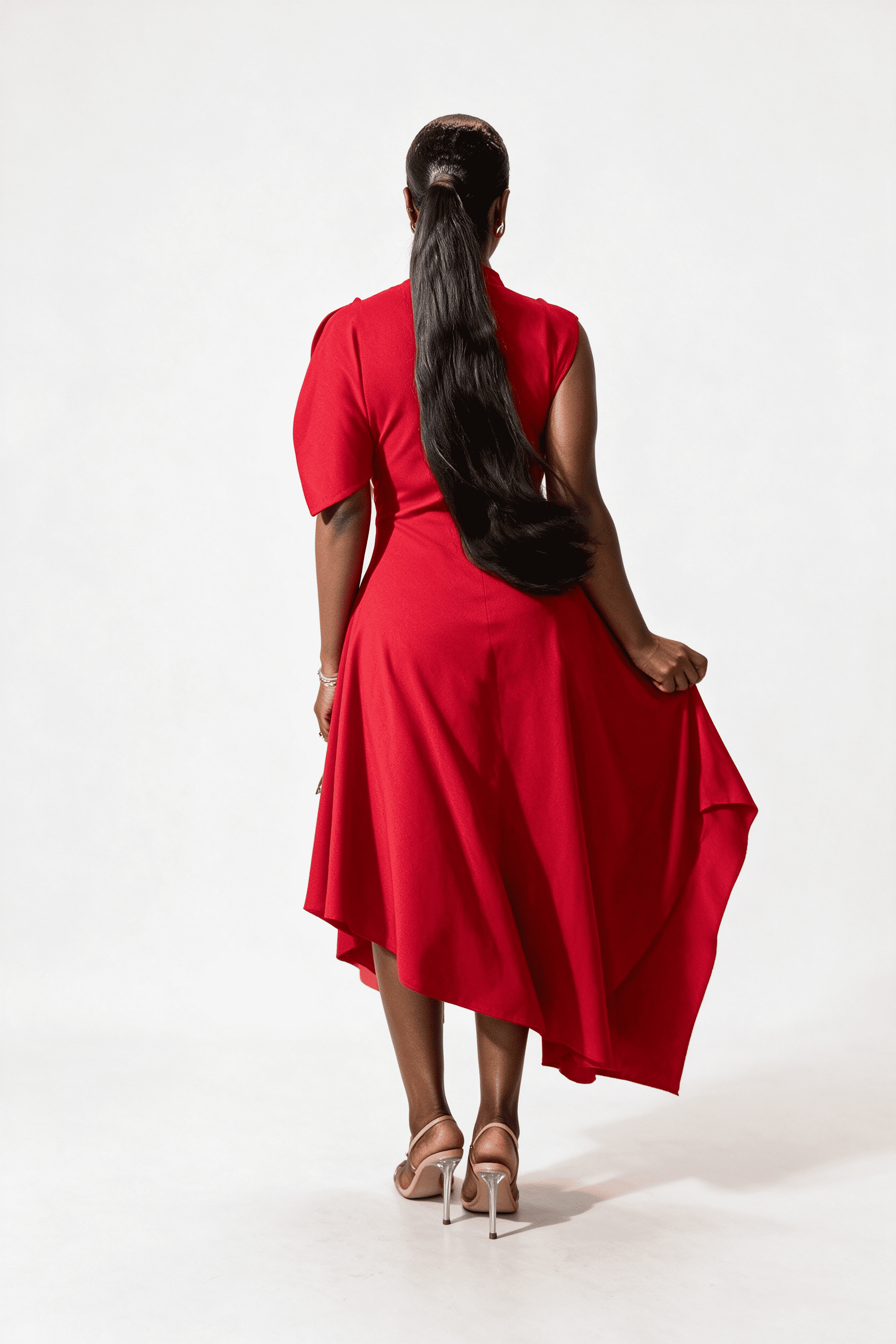 Wäisst fléissend Cape-Maxi-Kleed