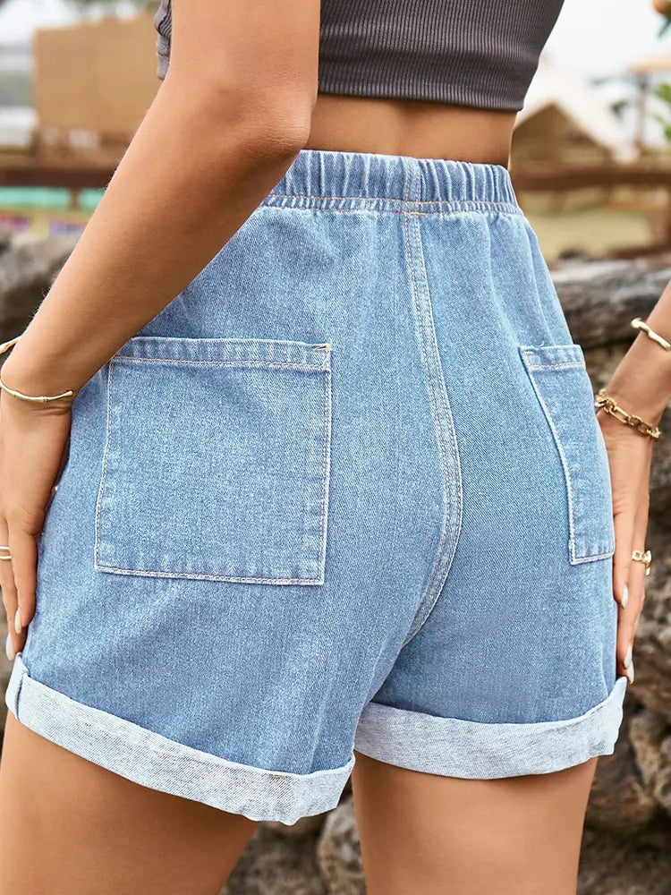 Denim-Shorts mat Bindriem an der Taille an opgekrämpeltem Saum